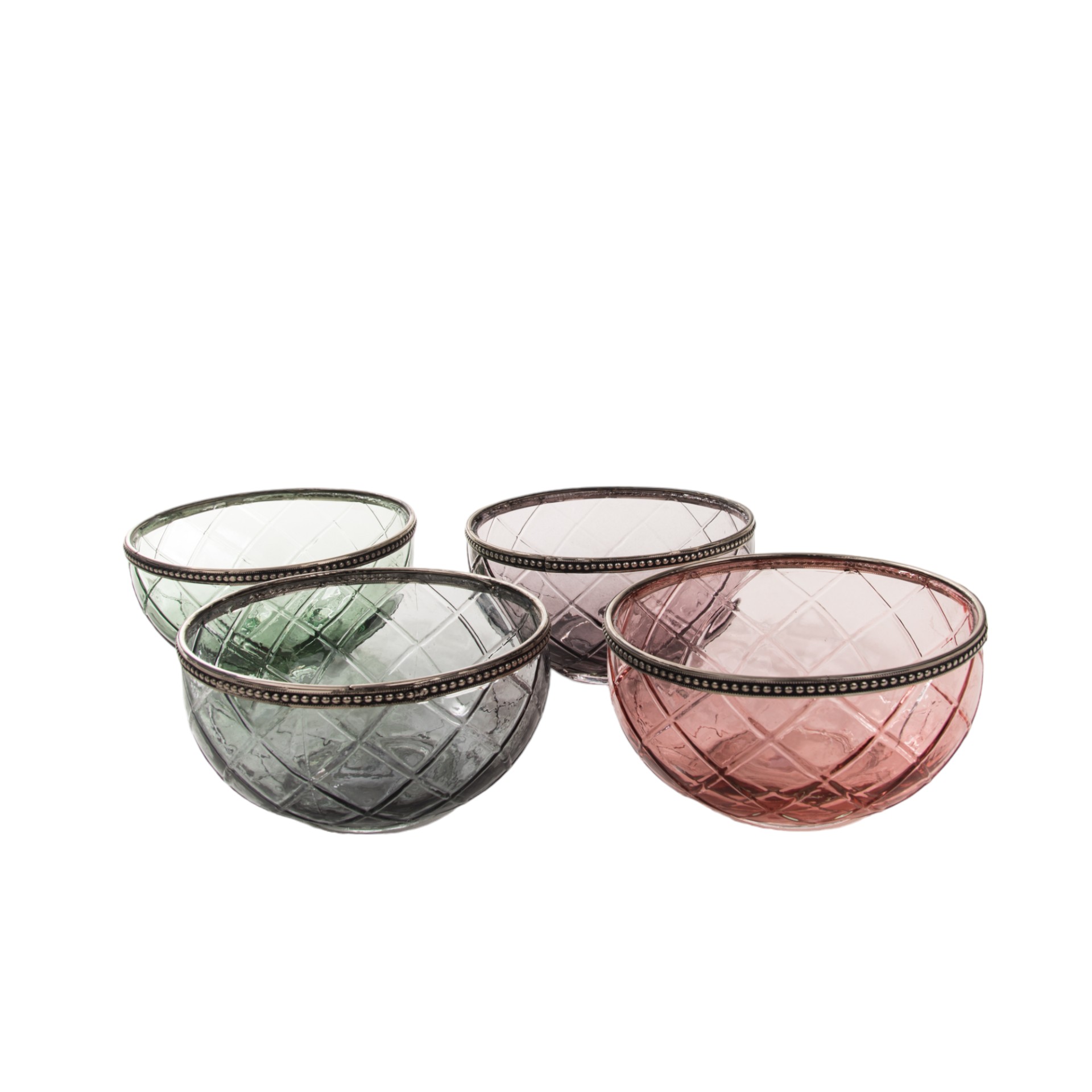 Darstellung von Glasschalen gross m. Metallrand sortiert